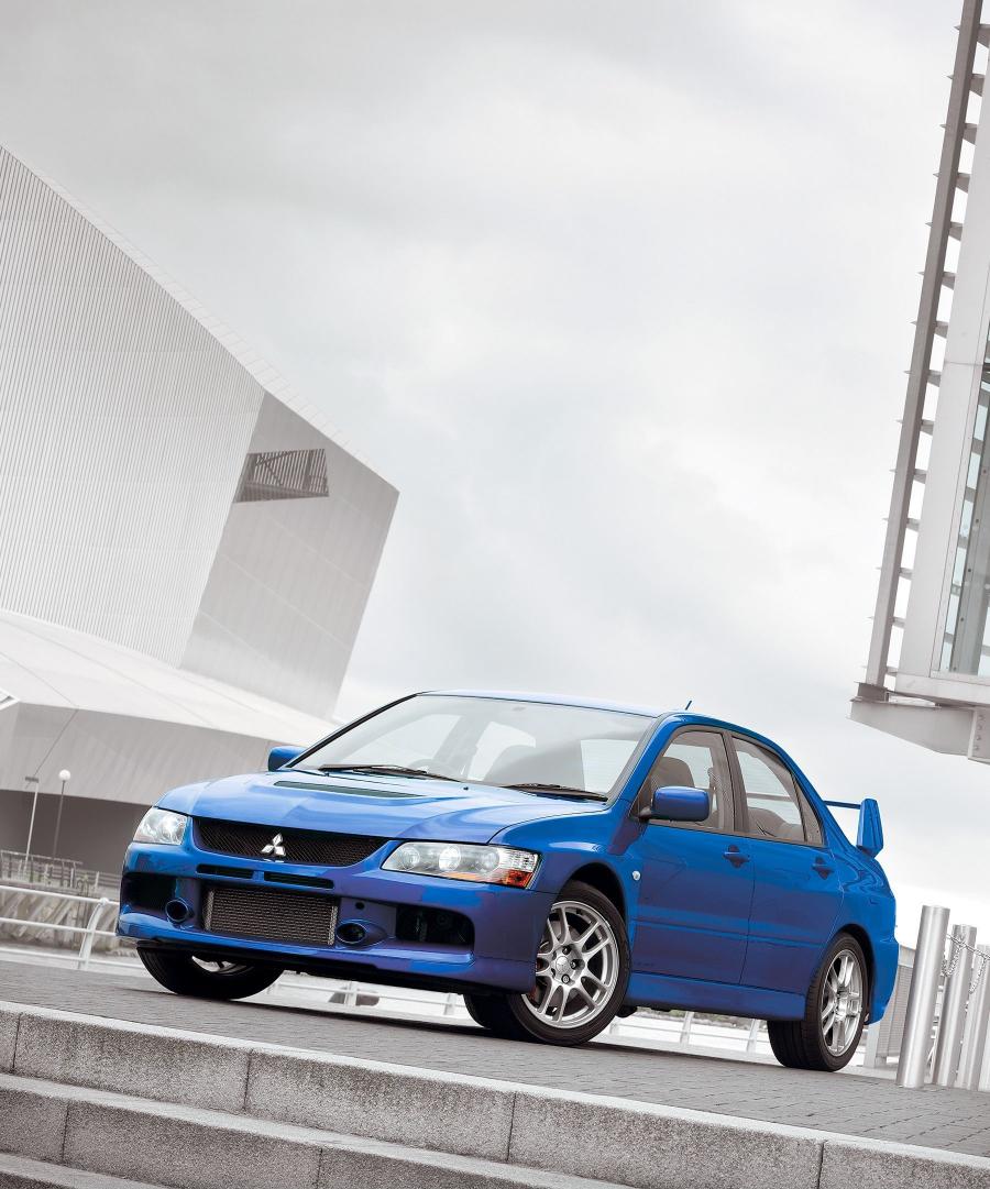  Mitsubishi Lancer Evolution IX 2005 года  (фото 32 из 32)